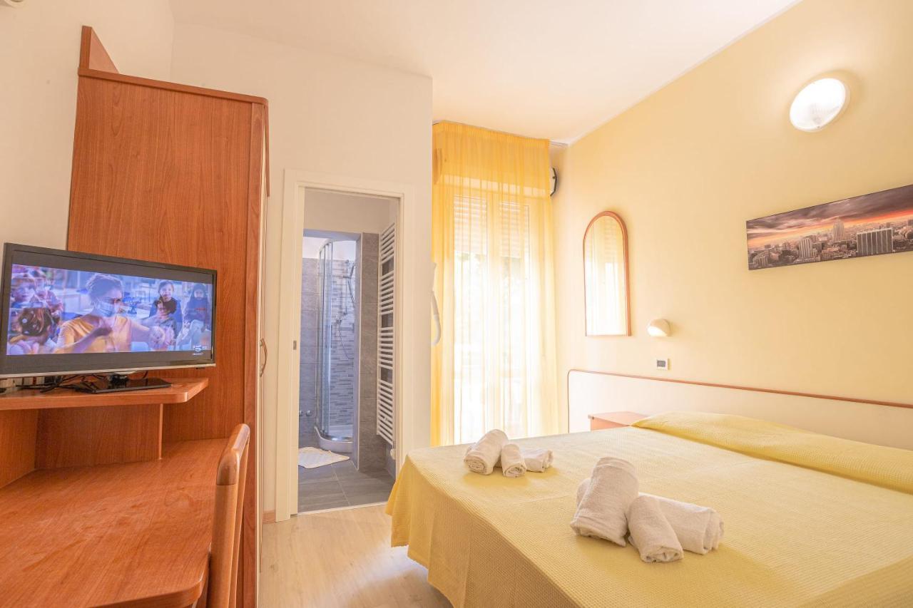 Hotel Paola Garden Bellariva Di Rimini ภายนอก รูปภาพ