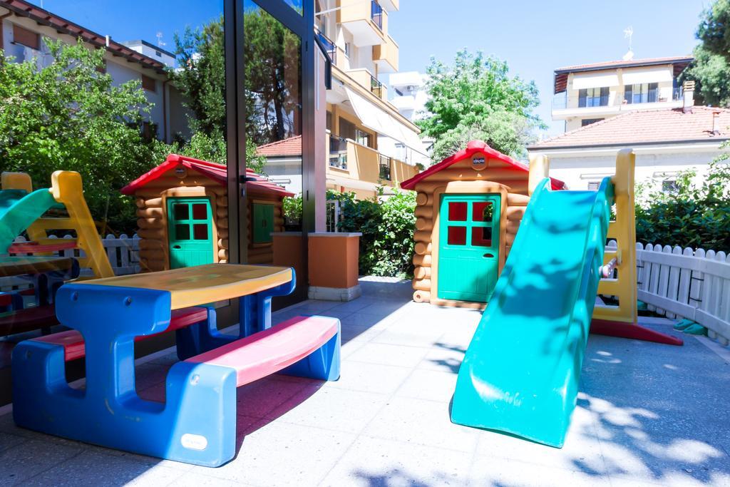Hotel Paola Garden - Nuova Gestione Bellariva Di Rimini ภายนอก รูปภาพ